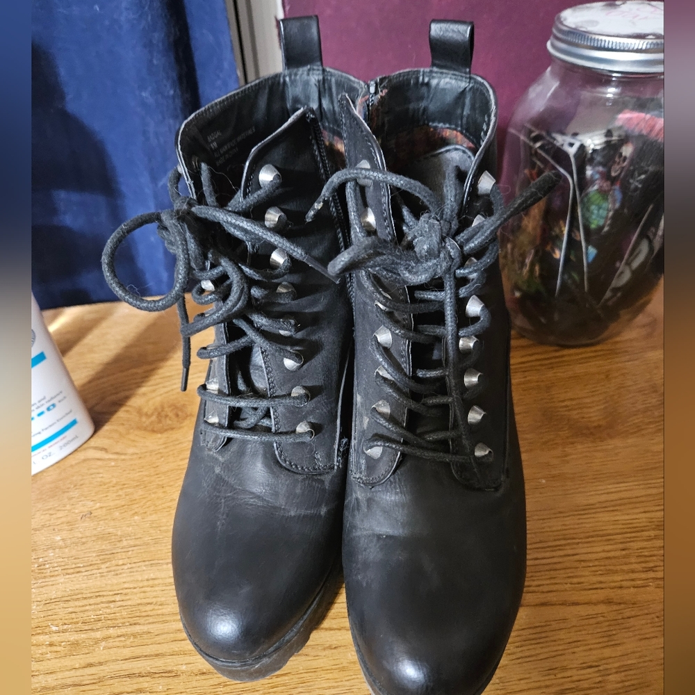 Madden girl chunky black heels! EUC!